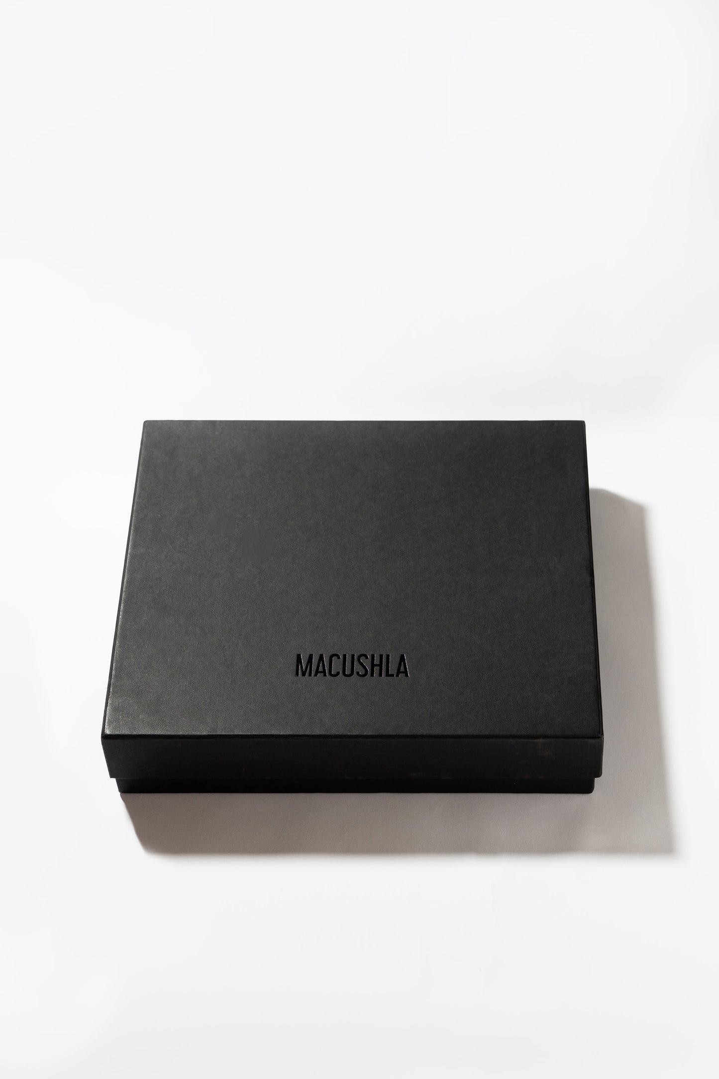 BOX MACUSHLA